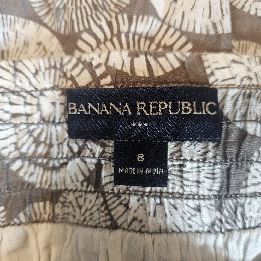 Banana Republic White and Gray A-Line Floral Skirt - Picture 9 of 13